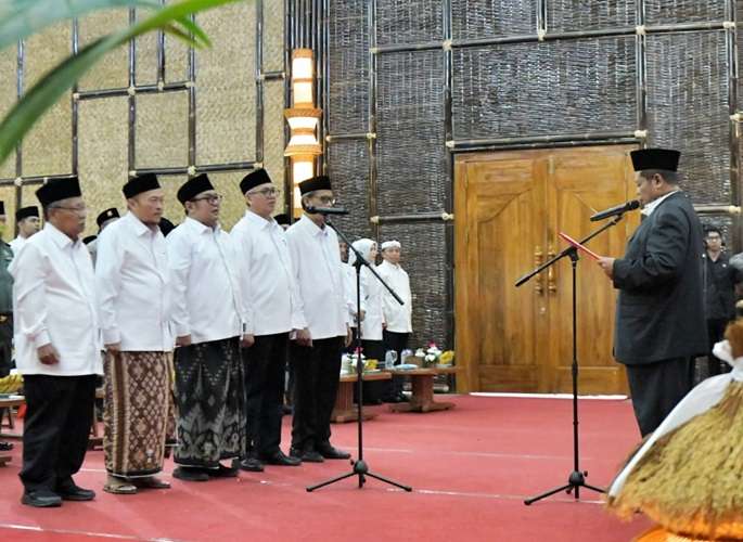 Pelantikan Pengurus MUI Jabar 2025–2030, Dedi Mulyadi Dorong Independensi dan Peran Strategis MUI Diterbitkan